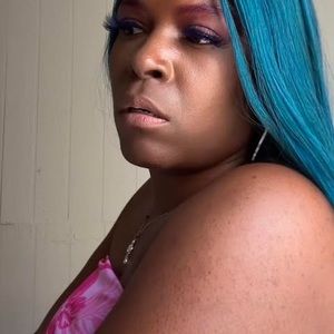 Meet your Posher, Andrina